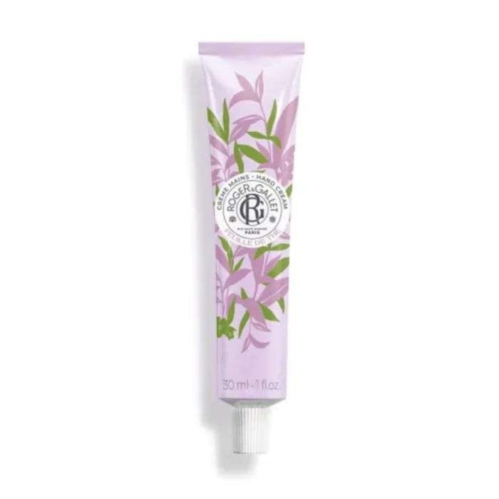 roger-et-gallet-roger-et-gallet-creme-mains-feuille-de-the-30-ml-mains.jpg ROGER ET GALLET CREME MAINS FEUILLE DE THE 30 ML – Image 1